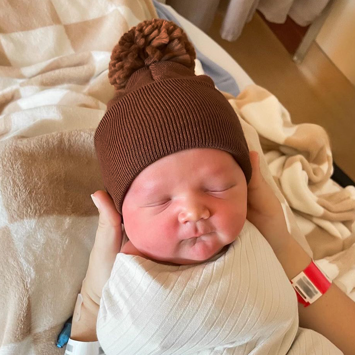 BabysFirstHatssandalwoodpombea