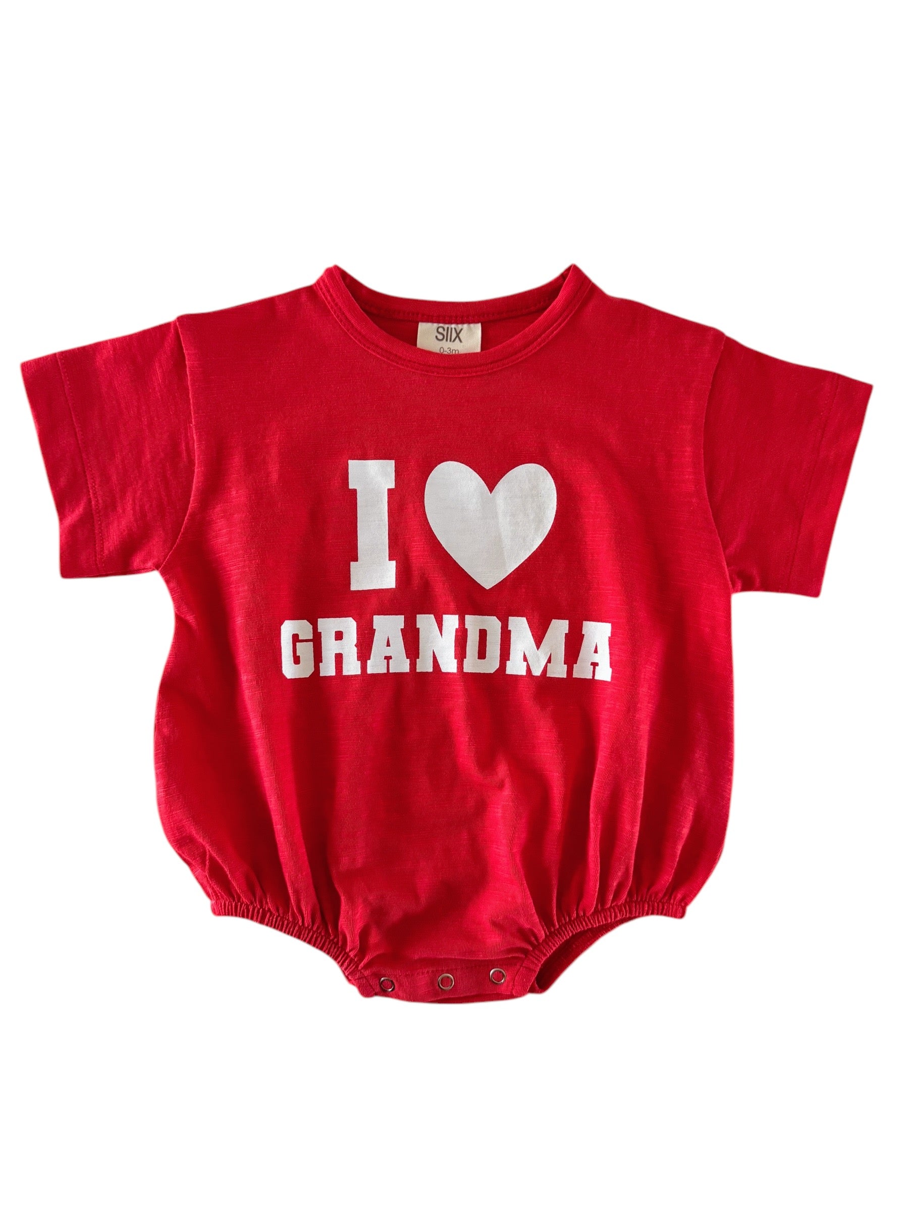 Red baby onesie with "I ❤️ GRANDMA" text in white. Perfect gift for grandparents.