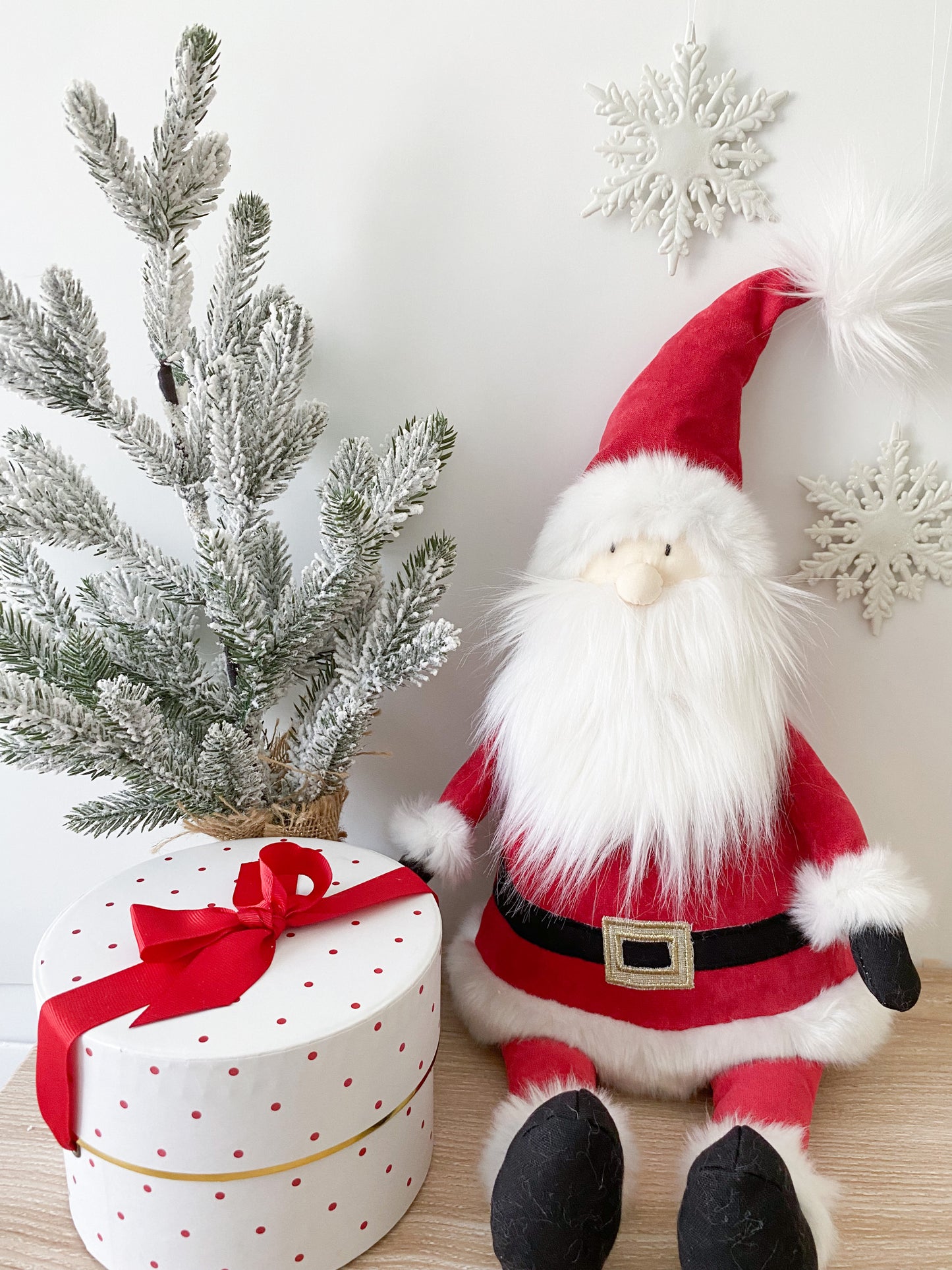 Santa Claus Shelf Sitter, Red