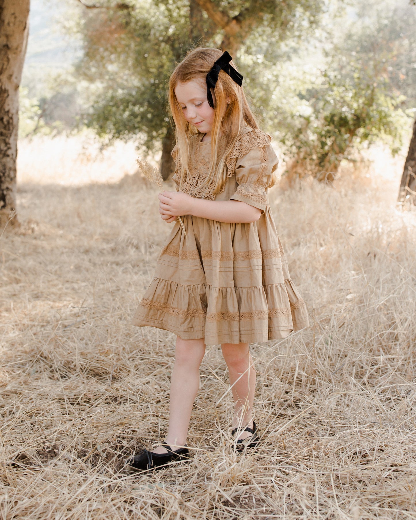 Velvet Bow, Black