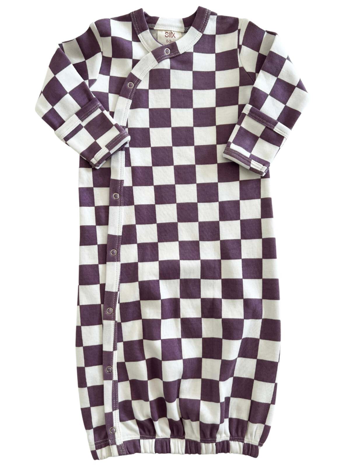 Purple and white checkered baby sleep gown with snap closures and gathered hem. Ideal for comfort and style.