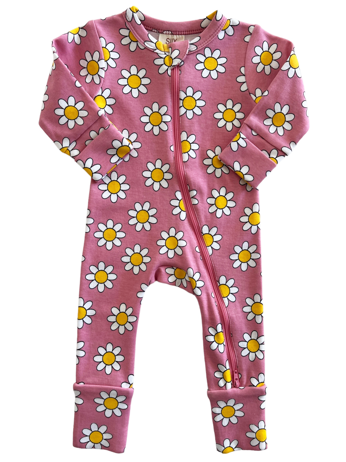 Pink baby onesie with white and yellow daisies and front zipper closure. Ideal for comfort and style.