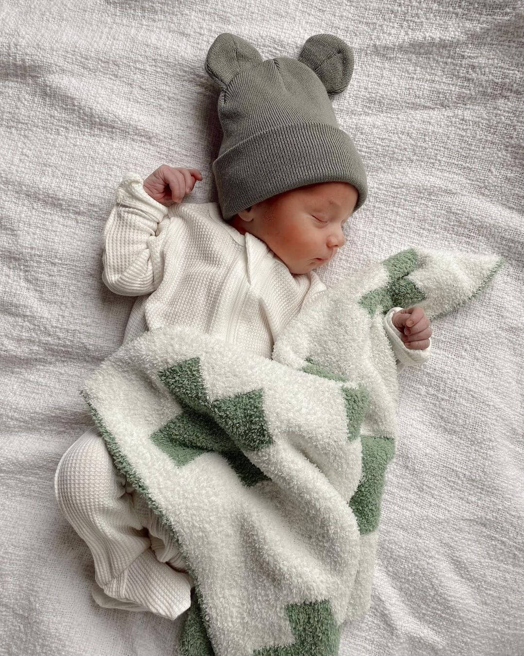 Phufy™ Bliss Mini Blanket, Matcha/White Cross