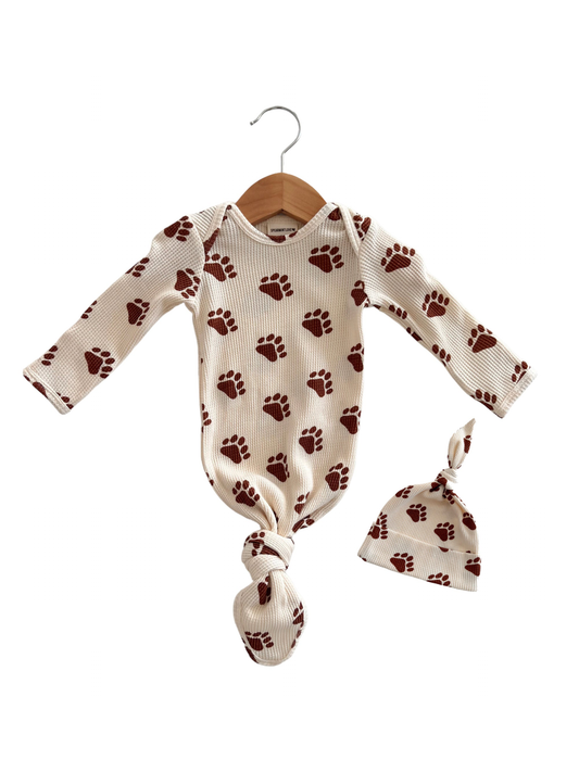 Organic Waffle Knotted Gown & Hat Set, Bear Paw