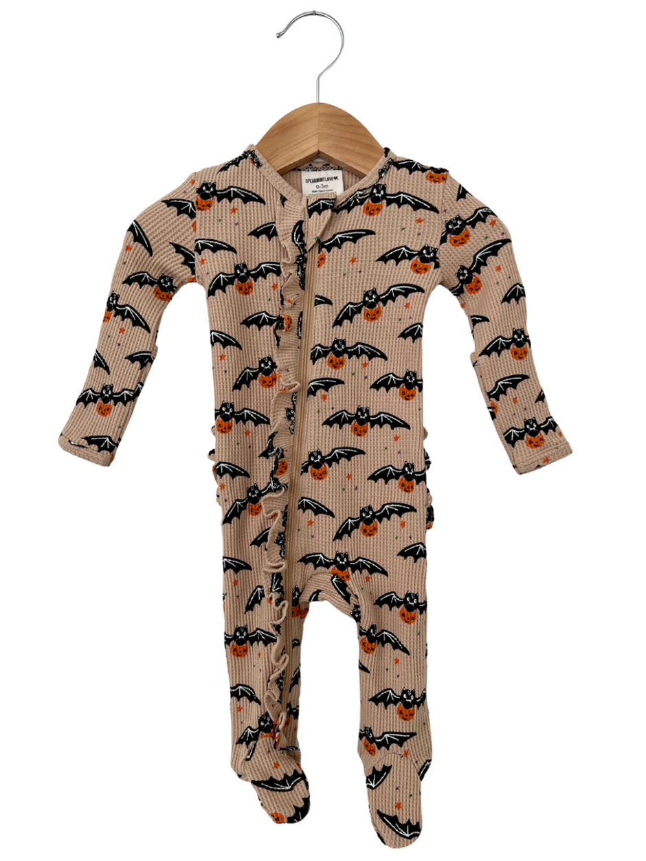 files/organic-waffle-ruffle-zip-footie-tan-trick-or-treating-bat-1-a.png