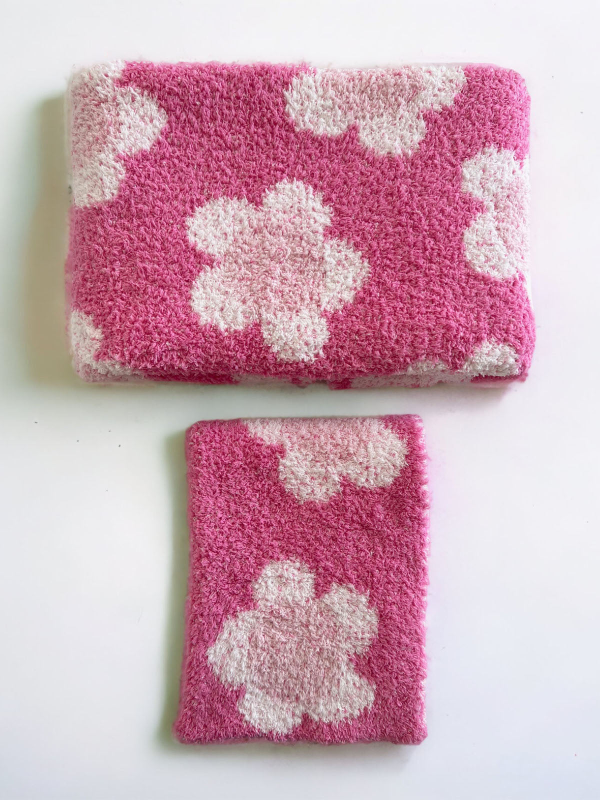 Phufy® Bliss Mini Blanket, Pink Flower
