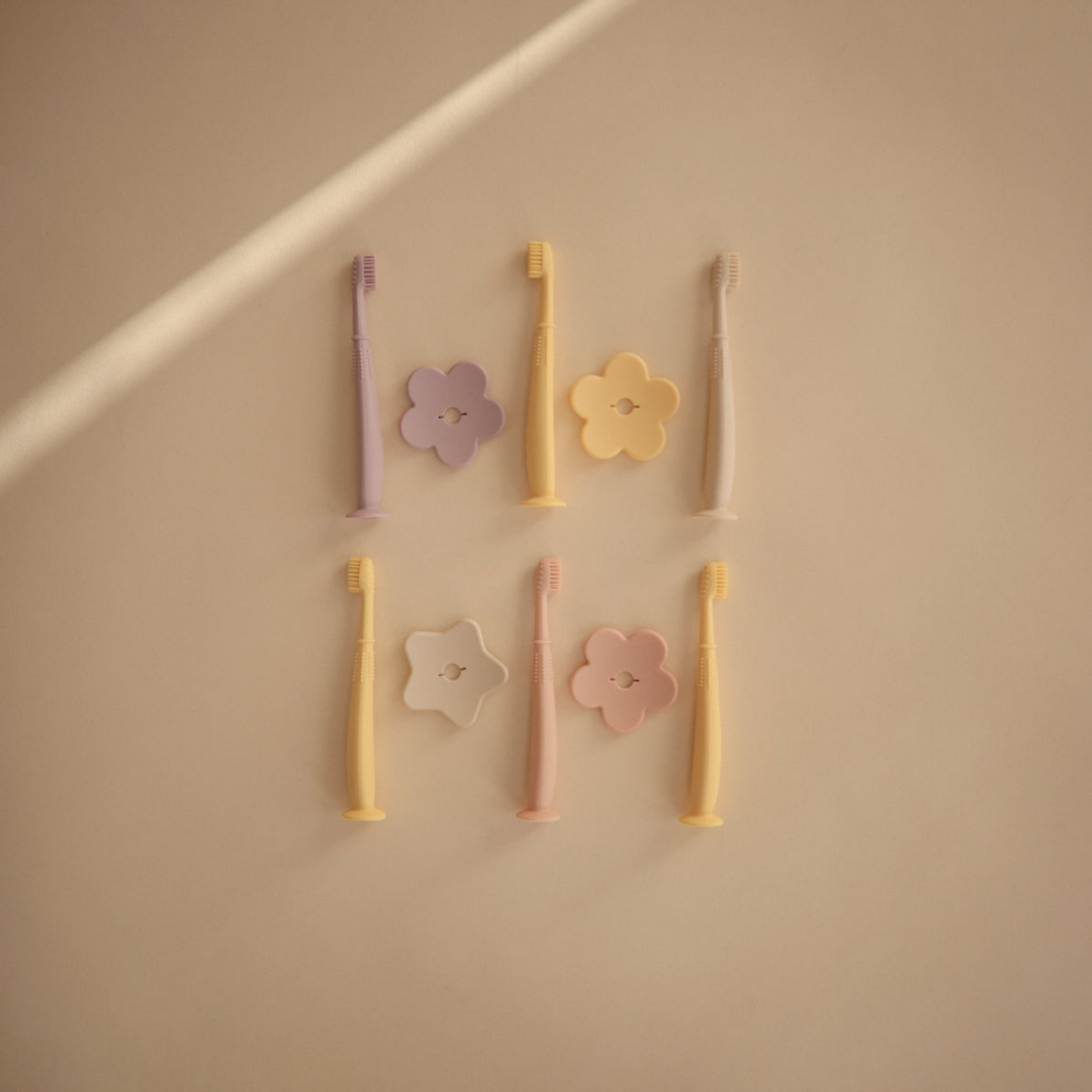 Flower Training Toothbrush, Daffodil