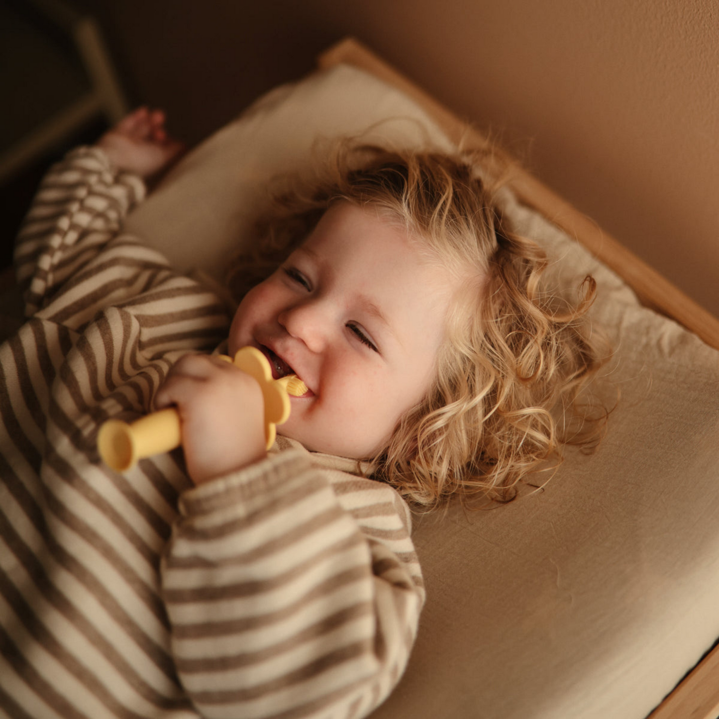 Flower Training Toothbrush, Daffodil