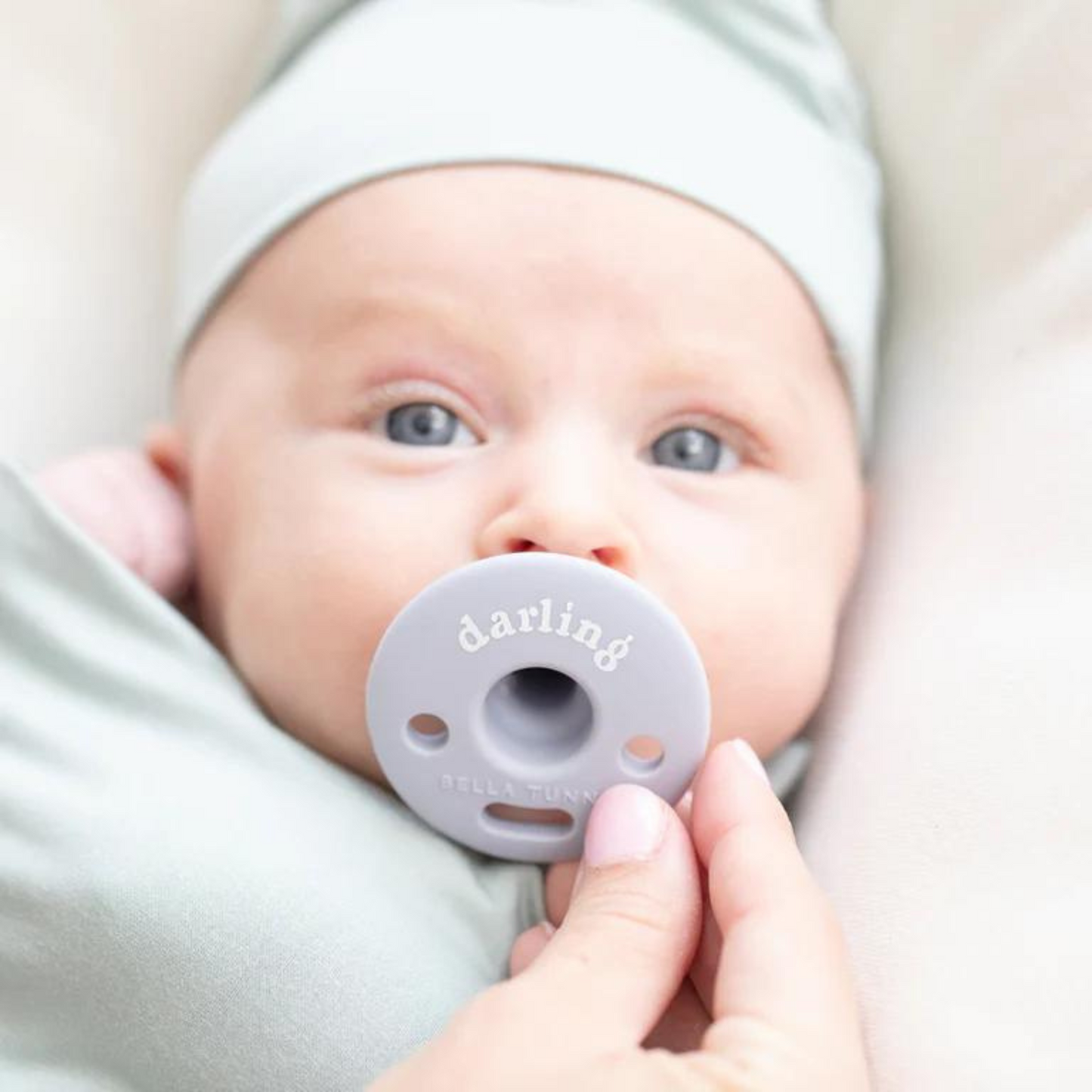 Bubbi Pacifier, Darling