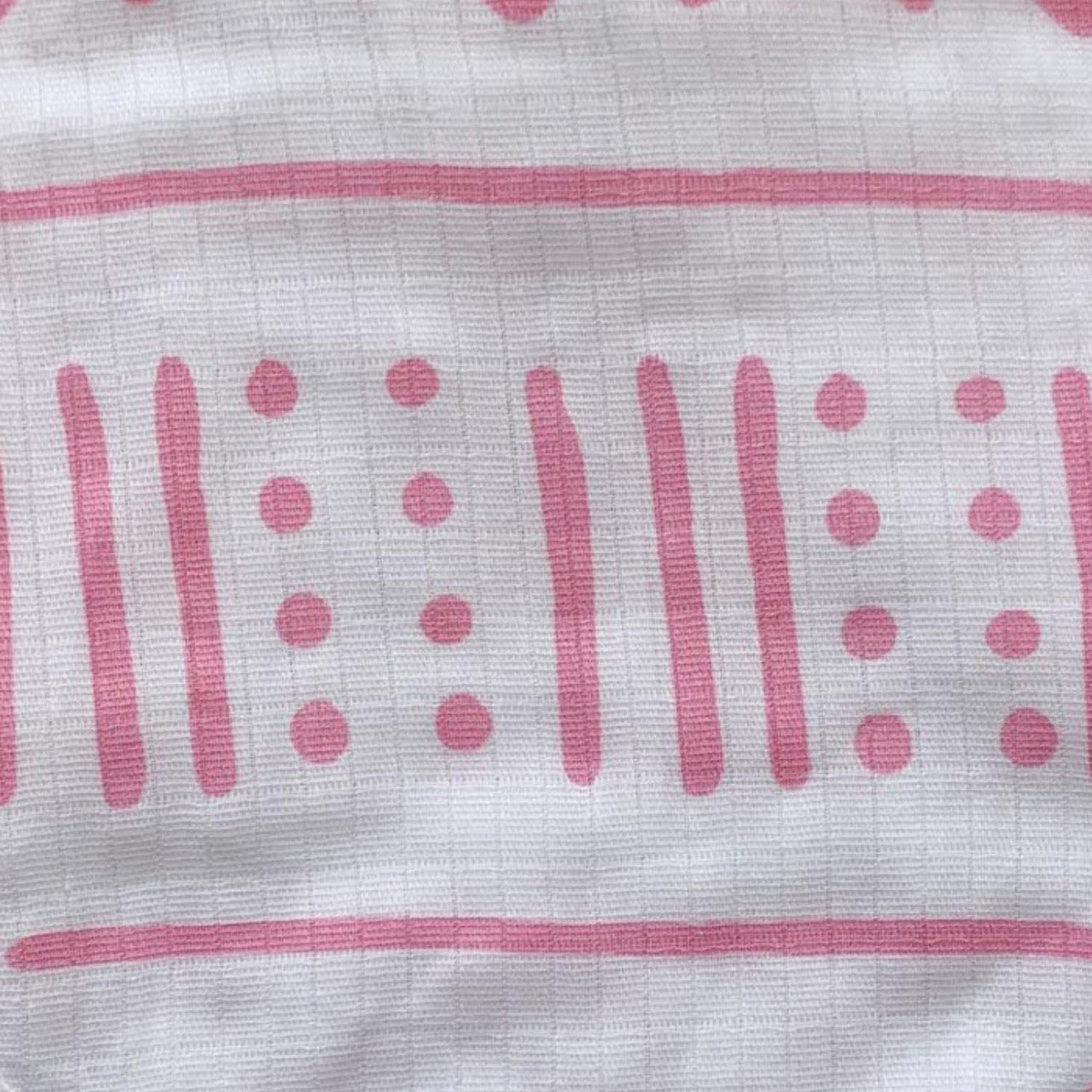 Reversible Muslin Quilt, Pink/White Mudcloth