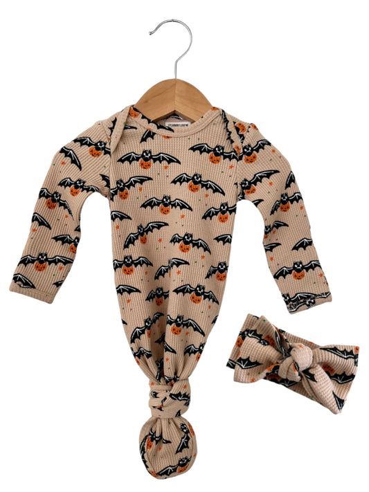 Organic Waffle Knotted Gown & Bow Set, Tan Trick or Treating Bat