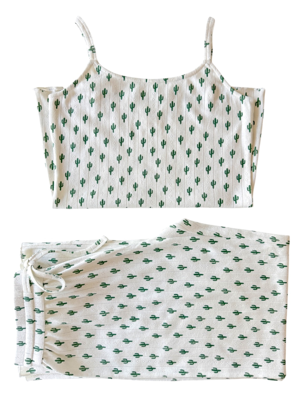 Cactus-patterned two-piece loungewear set featuring a tank top and pants in light fabric.