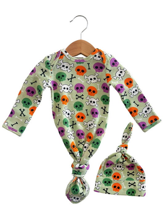 Organic Waffle Knotted Gown & Hat Set, Candy Skulls Green