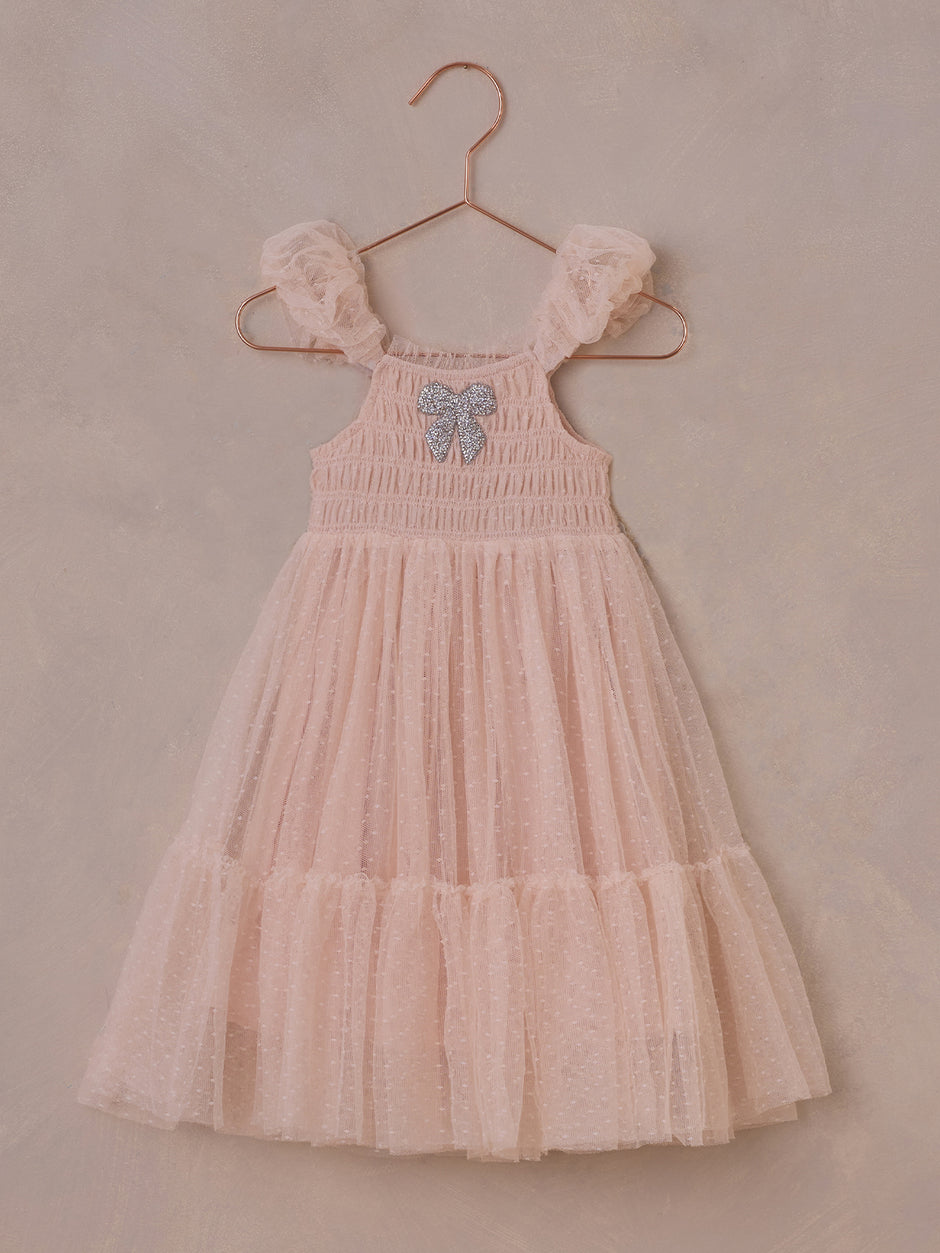 files/clara-dress-blush_0016bd2d-812c-442c-802f-d3fe256fb701.jpg