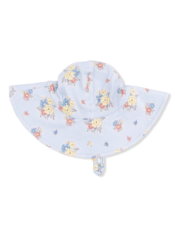 Light blue floral sun hat with wide brim and chin strap, ideal for sun protection and stylish outdoor wear.