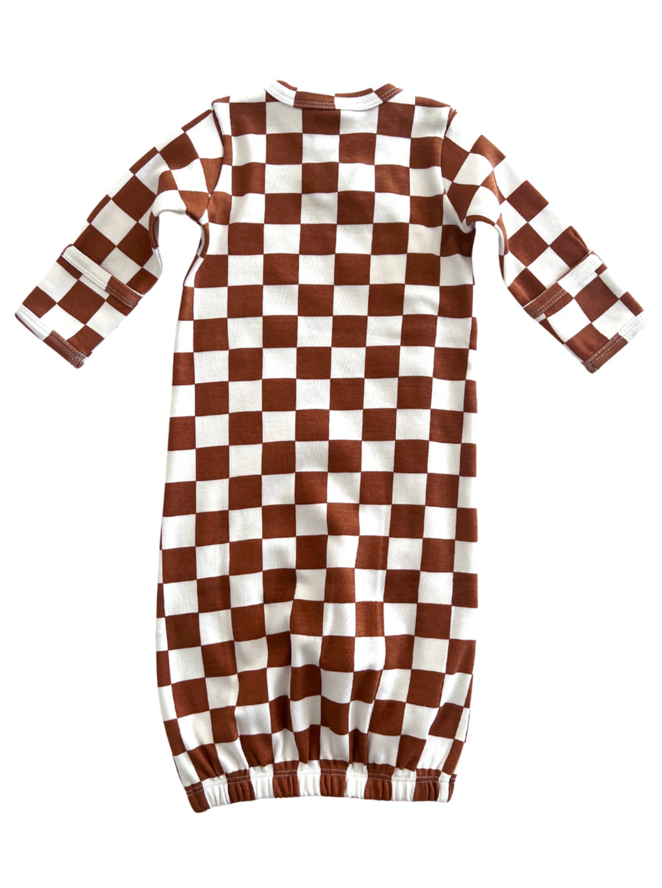 files/stracciatella-checkerboard--organic-gown-2.png