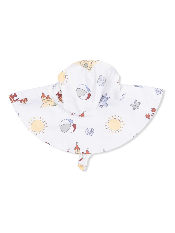 White sun hat with beach-themed prints, including suns, seashells, and sandcastles. Ideal for sunny day protection.