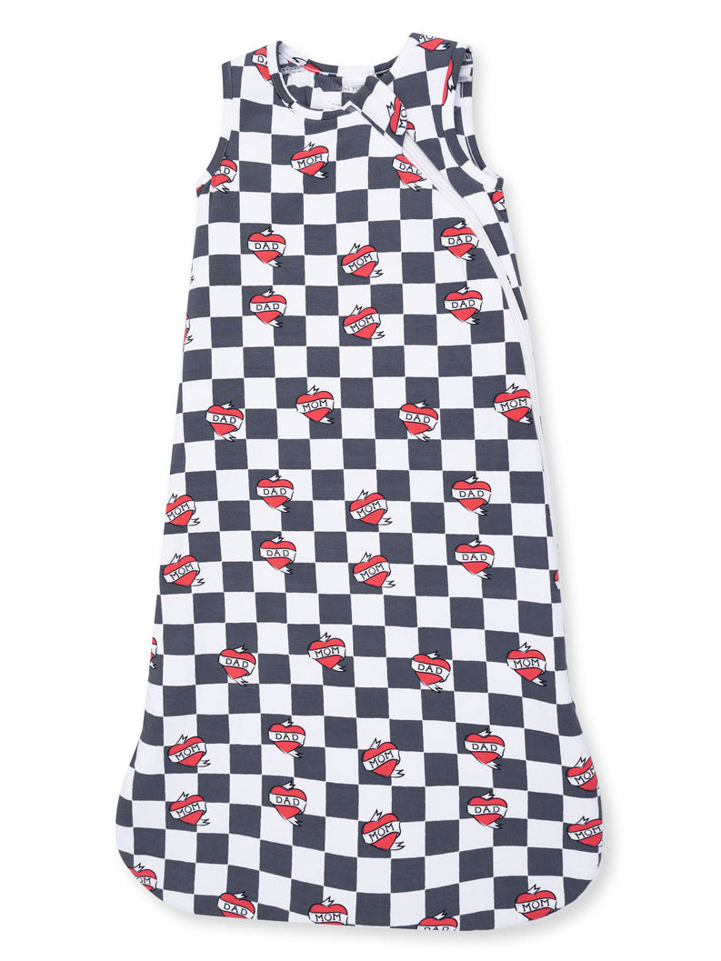 Black and white checkered toddler sleep sack featuring red hearts with "MOM" and "DAD" text.