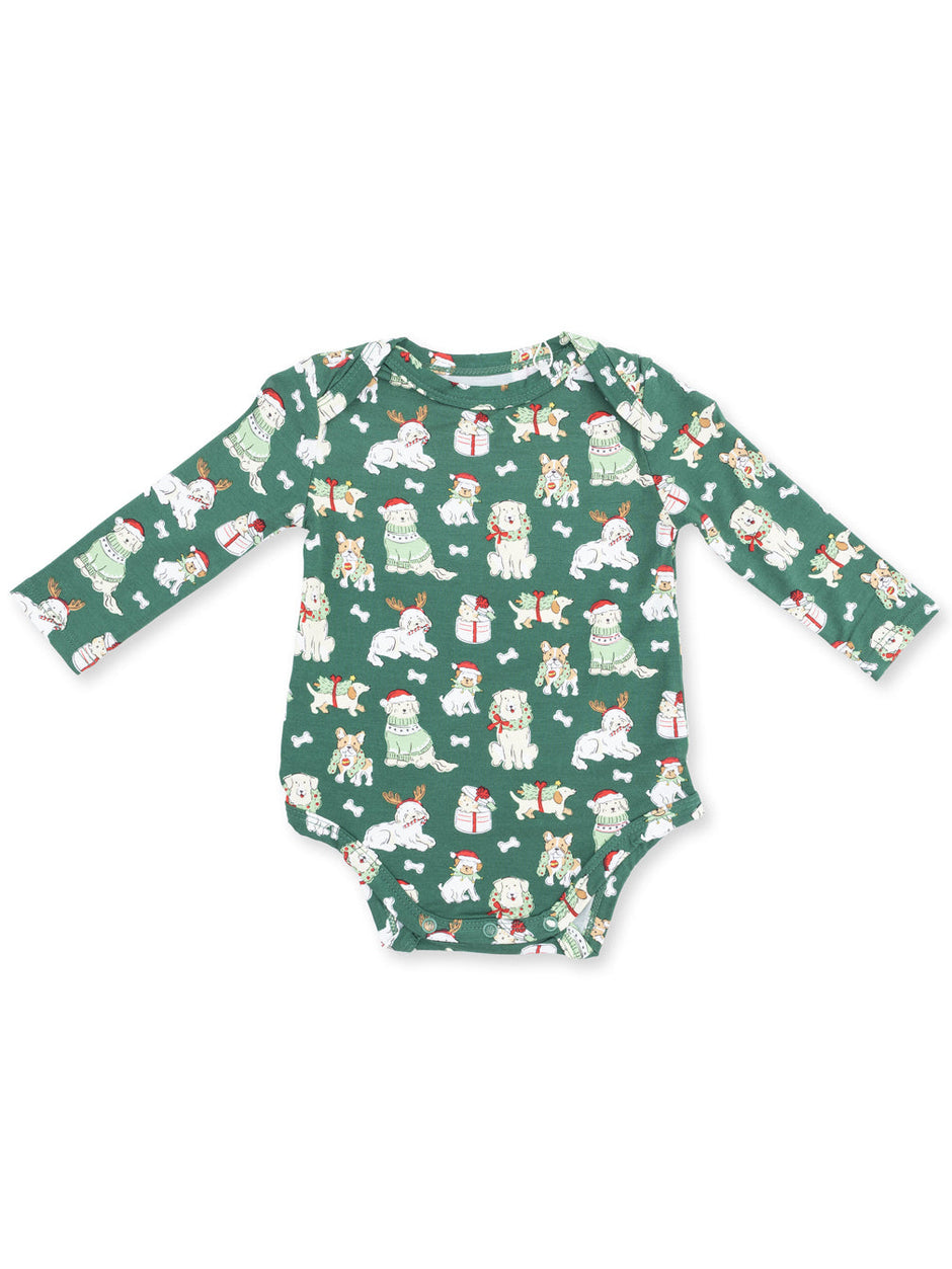 Green long-sleeve baby onesie featuring festive animals and snowmen pattern. Perfect for holiday wear.