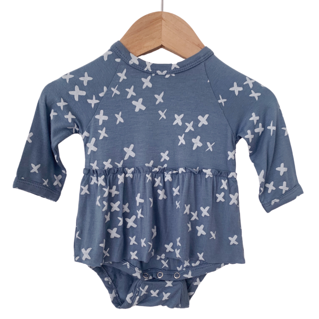 SpearmintLOVE’s baby Long Sleeve Skirted Bodysuit, Blue Kisses