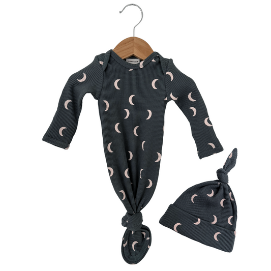 Organic Waffle Knotted Gown & Hat Set, Moon