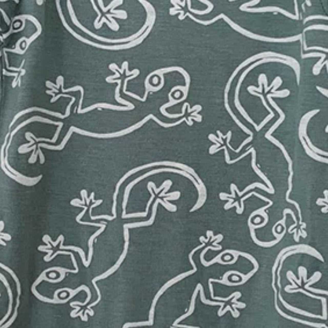Pattern of white geckos on a green background, ideal for textile design and nature-inspired decor.