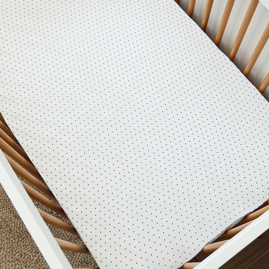 products/navydotcrib3.png
