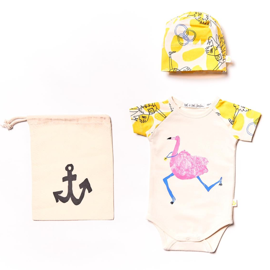 SpearmintLOVE’s baby Gift Set, Yellow Ostrich